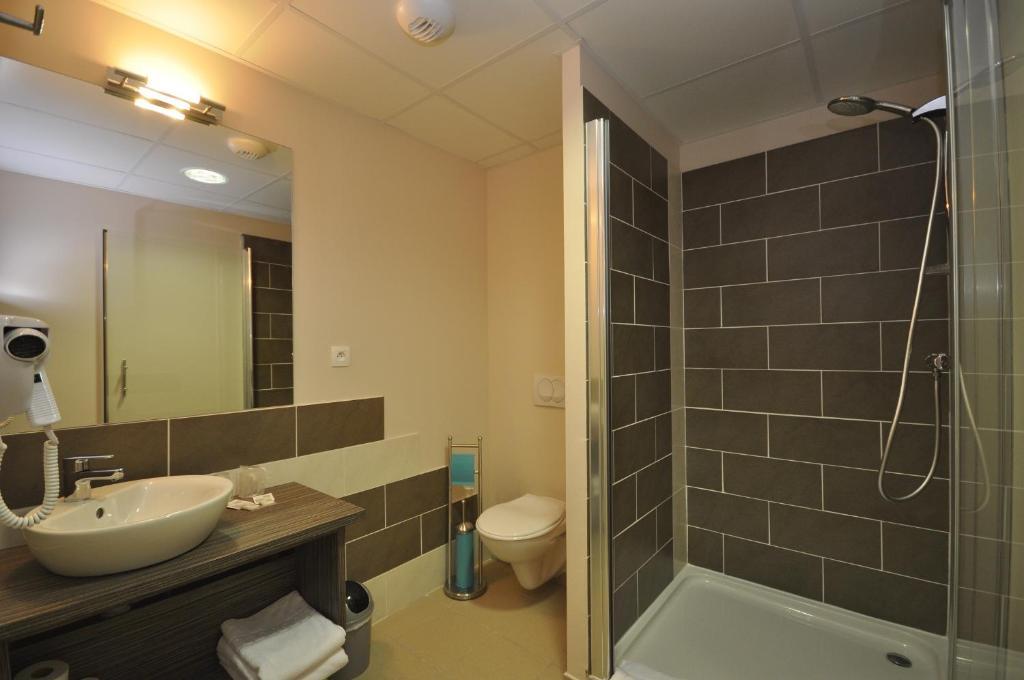 Hotel Caiman Pierrelatte Oda fotoğraf